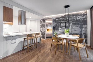 Dining - Mamaison Residence Downtown (Prague)