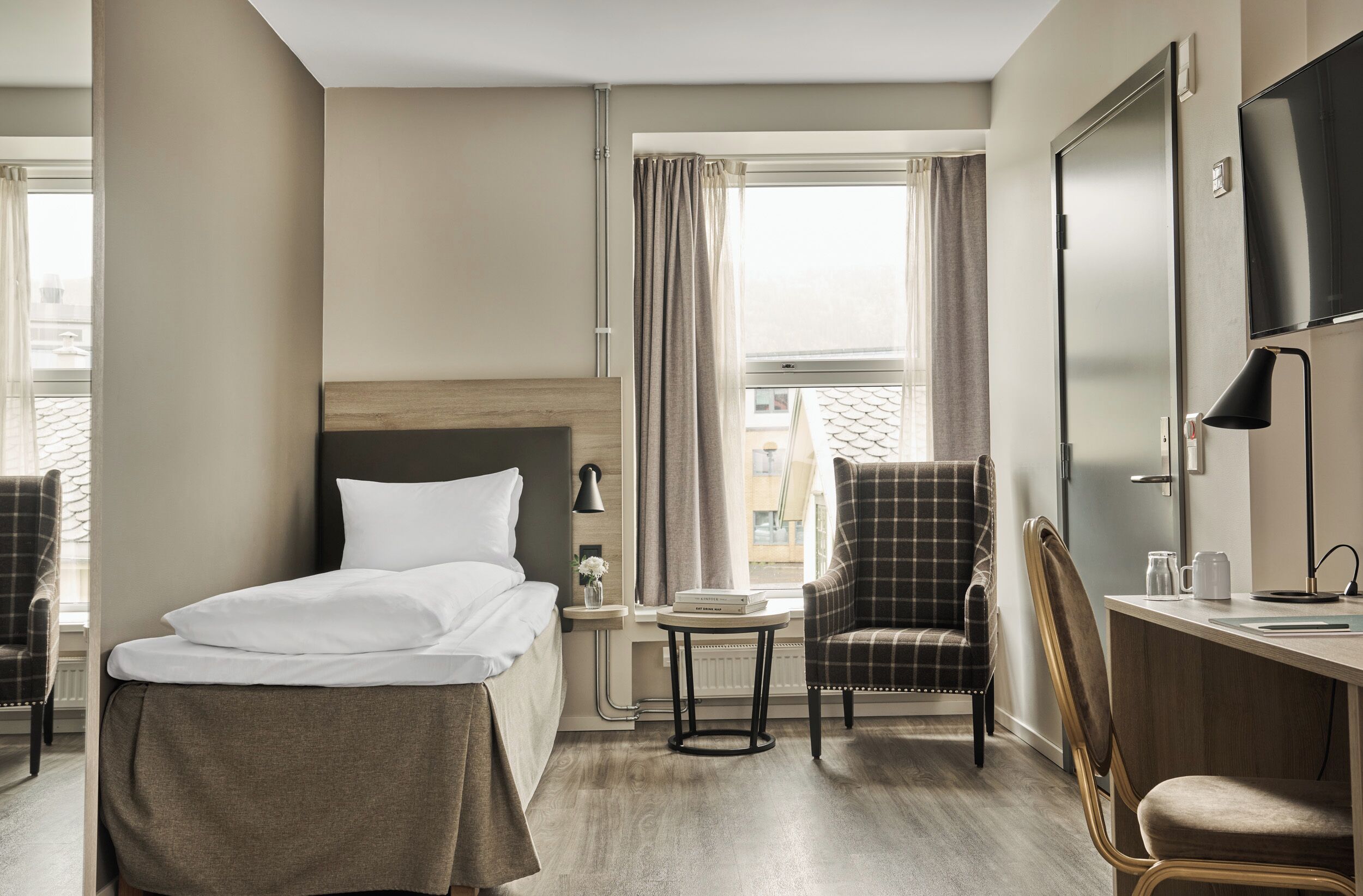 Standard Room (Økonomi Enkeltrom) | Pillowtop beds, desk, free WiFi, bed sheets