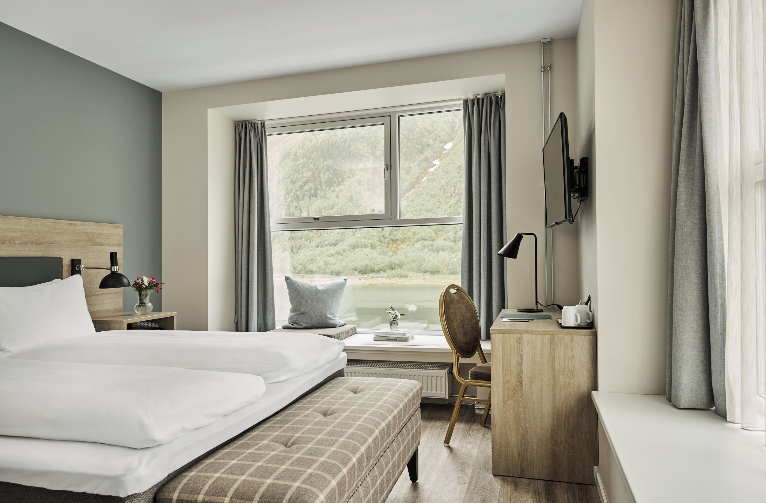 Superior Room, River View (Modern) | Pillowtop beds, desk, free WiFi, bed sheets