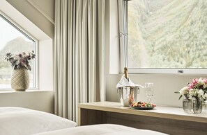 Suite (Modern)