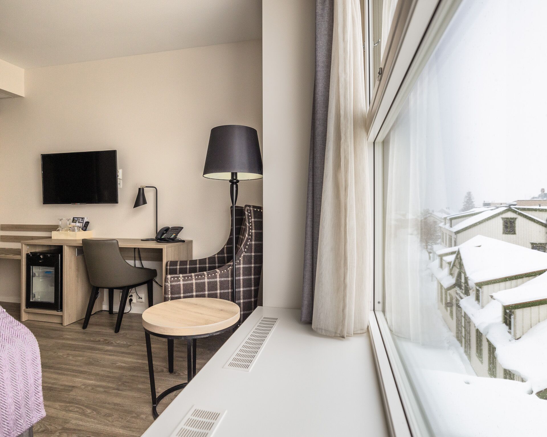 superior room (modern) | 1 bedroom, pillow-top beds, desk, free wifi