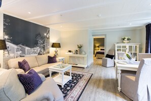 1 chambre, lit avec matelas à plateau-coussin, bureau