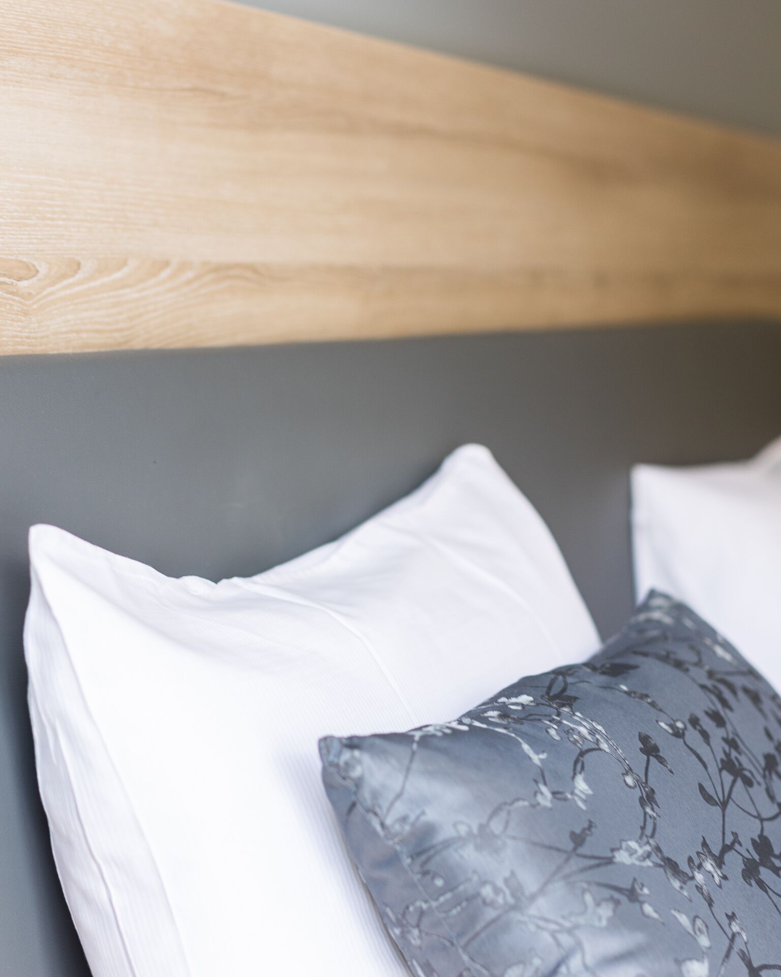 modern double room, river view | 1 bedroom, pillow-top beds, desk, free wifi