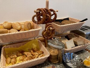 Daily buffet breakfast (EUR 17 per person)