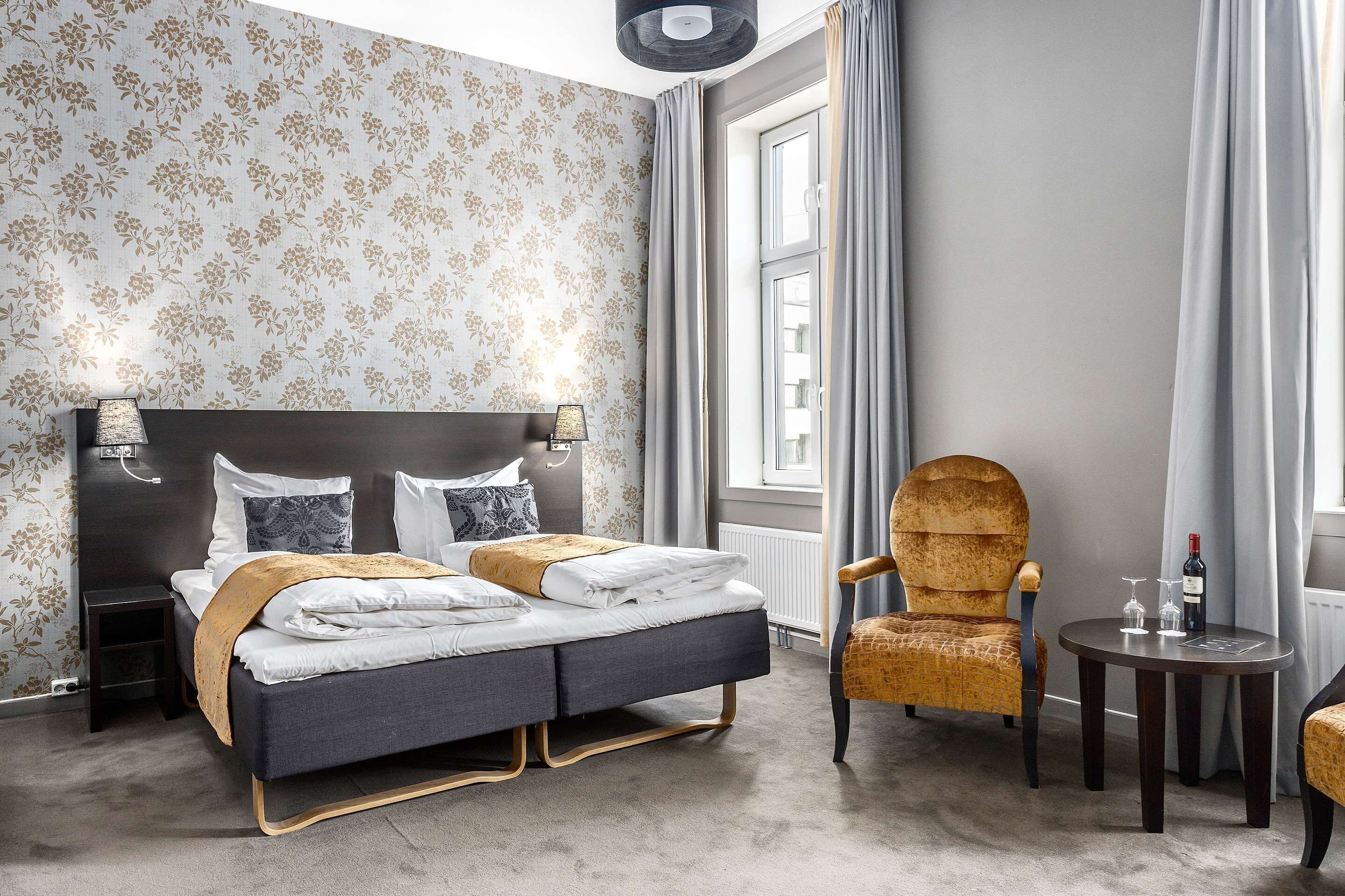 superior room, 1 king bed, non smoking | premium bedding, pillow-top beds, minibar, laptop workspace