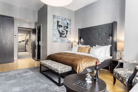 Superior Room, 1 King Bed, Non Smoking | Premium bedding, pillowtop beds, minibar, laptop workspace. Saga Hotel Oslo, WorldHotels Crafted