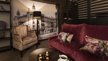 Ropa de cama de alta calidad, colchones con pillow-top y minibar 