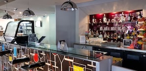 Bar (in der Unterkunft)