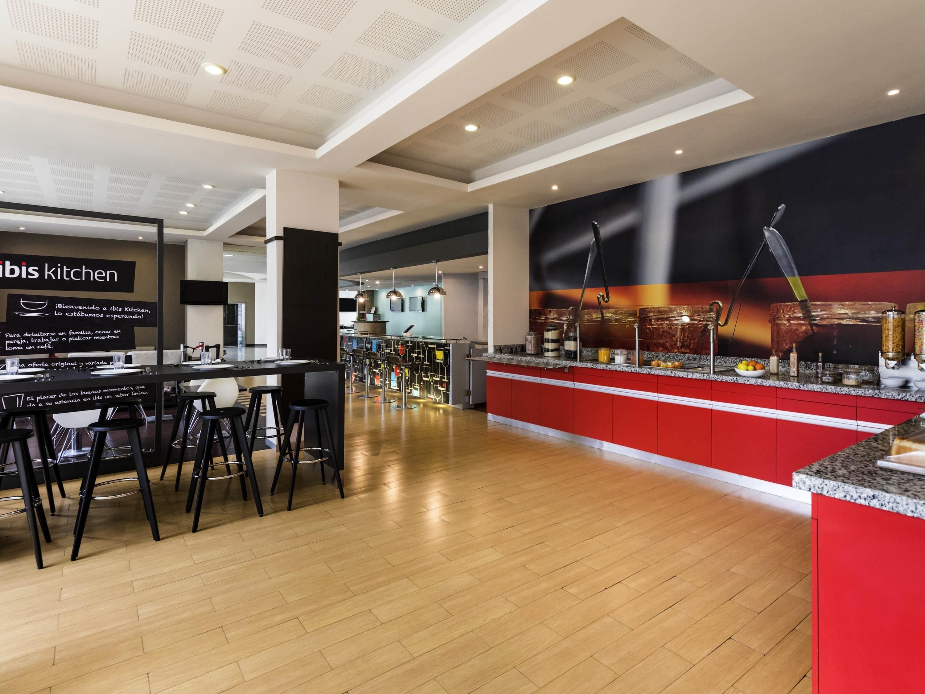 Se sirven cenas y cocina mexicana; con mesas al aire libre 