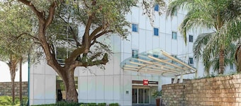 ibis Monterrey Valle