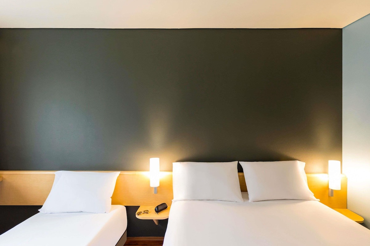 Standard Double Room, 1 Double Bed | Desk, blackout curtains, soundproofing, iron/ironing board