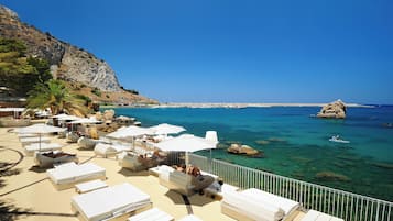 Private beach nearby, white sand, free beach shuttle, sun loungers