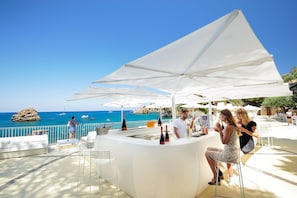 2 Bars/Lounges, Bar auf der Dachterrasse