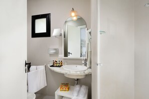Suite | Bathroom