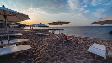 Privatstrand in der Nähe, weißer Sandstrand