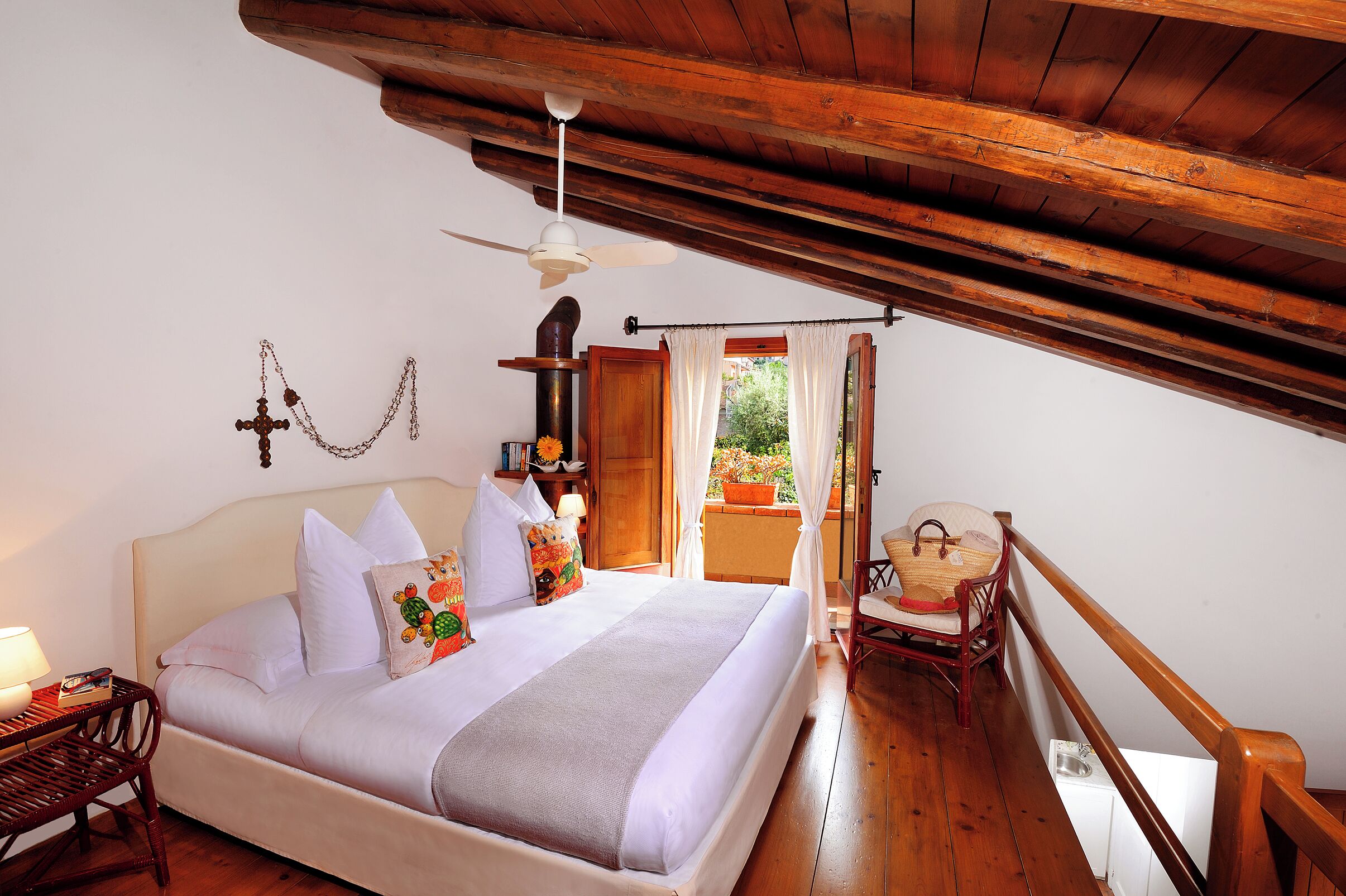 Villa | Egyptian cotton sheets, premium bedding, down duvets, minibar