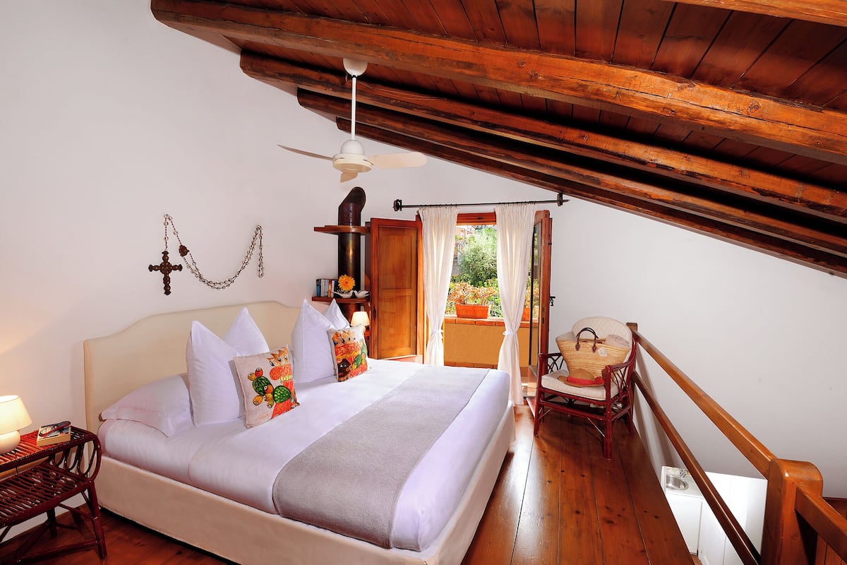 Villa | Egyptian cotton sheets, premium bedding, down duvets, minibar