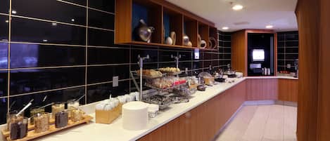 Free daily buffet breakfast