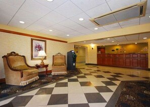 Lobby - Quality Inn & Suites Bensalem (Bensalem)