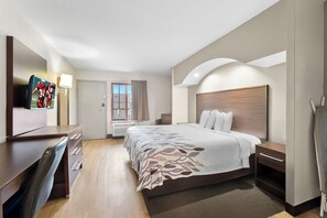 Superior Room, 1 King Bed, Non Smoking (First Floor) | In-room safe, desk, laptop workspace, blackout drapes - Red Roof Inn Lancaster (Lancaster)