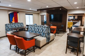 Free buffet breakfast - Holiday Inn Express Frazer - Malvern by IHG (Malvern)