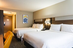 Standard Room, 2 Queen Beds | In-room safe, desk, iron/ironing board, free cribs/infant beds - Holiday Inn Express Frazer - Malvern by IHG (Malvern)