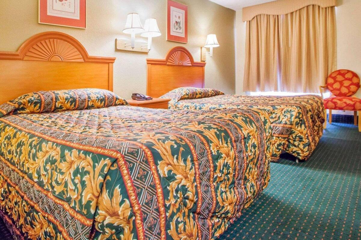 In-room safe, desk, WiFi (free), bed sheets