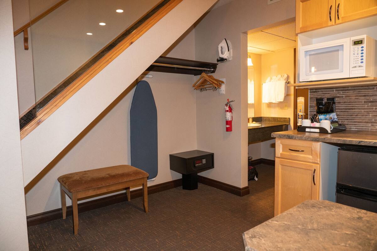 loft, multiple beds | room amenity