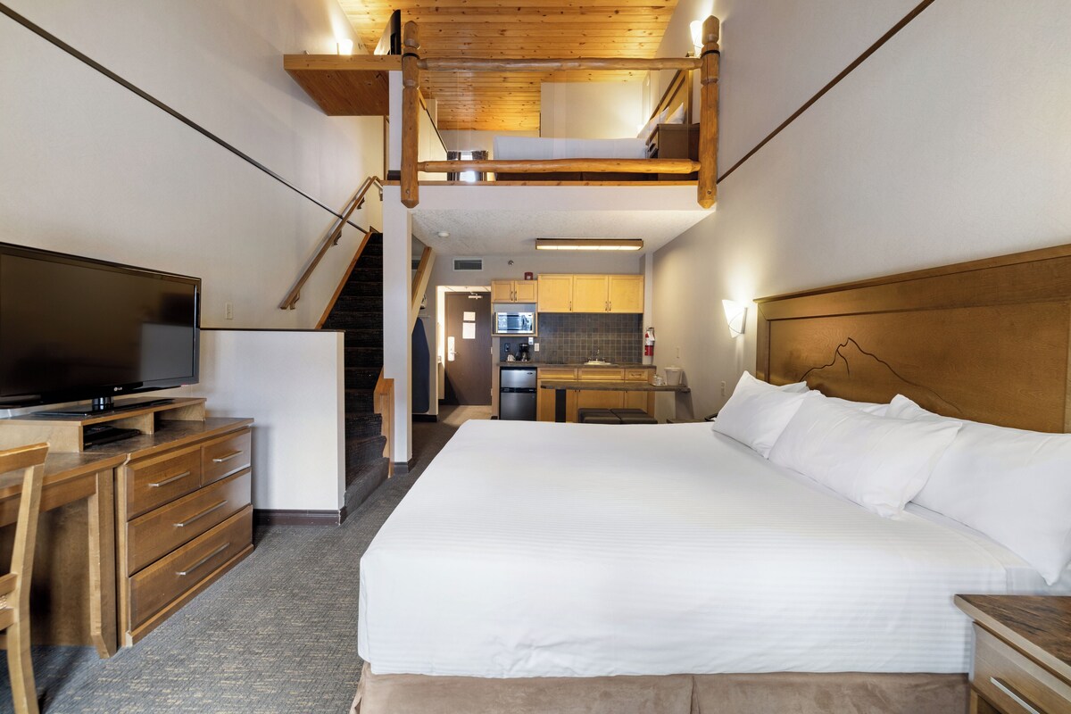 Loft, Multiple Beds | In-room safe, desk, blackout drapes, iron/ironing board