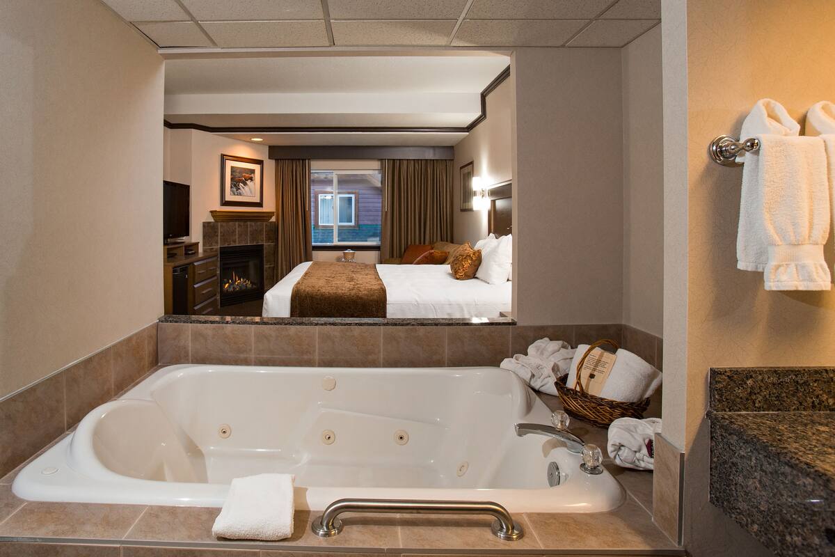 1 bedroom, in-room safe, desk, blackout curtains