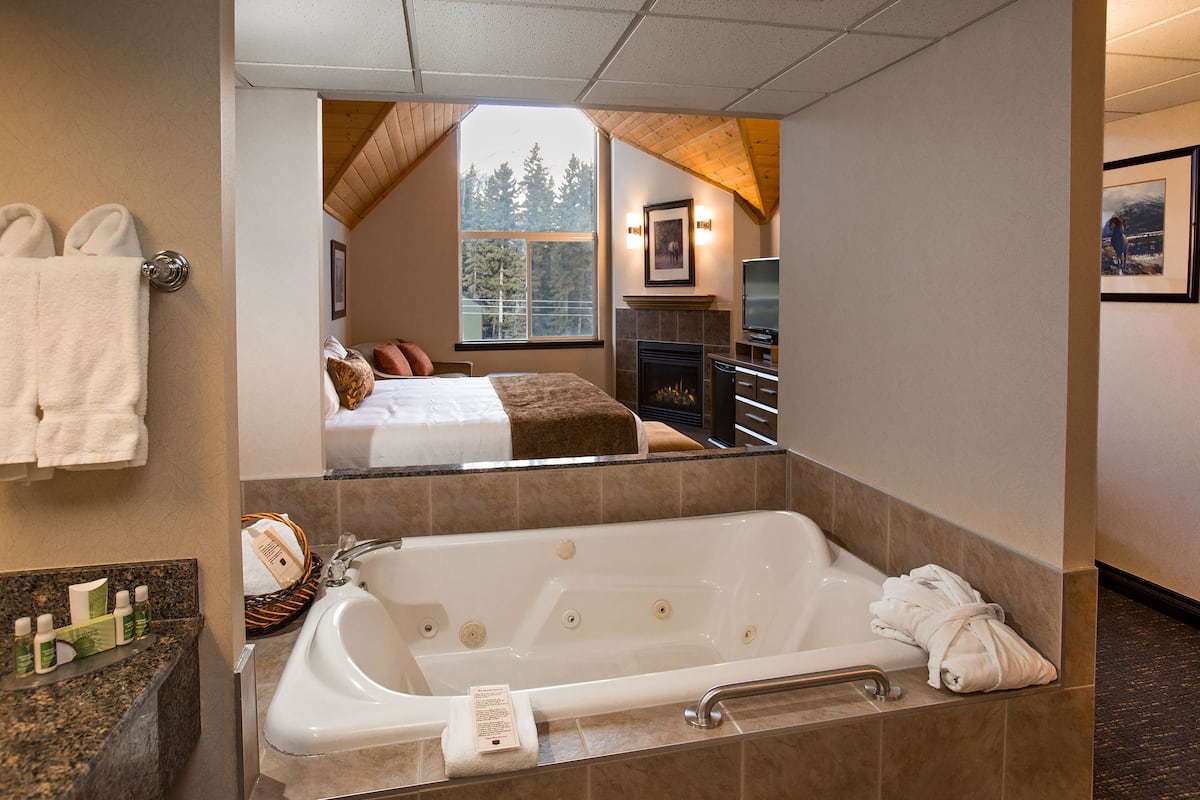 1 bedroom, in-room safe, desk, blackout curtains