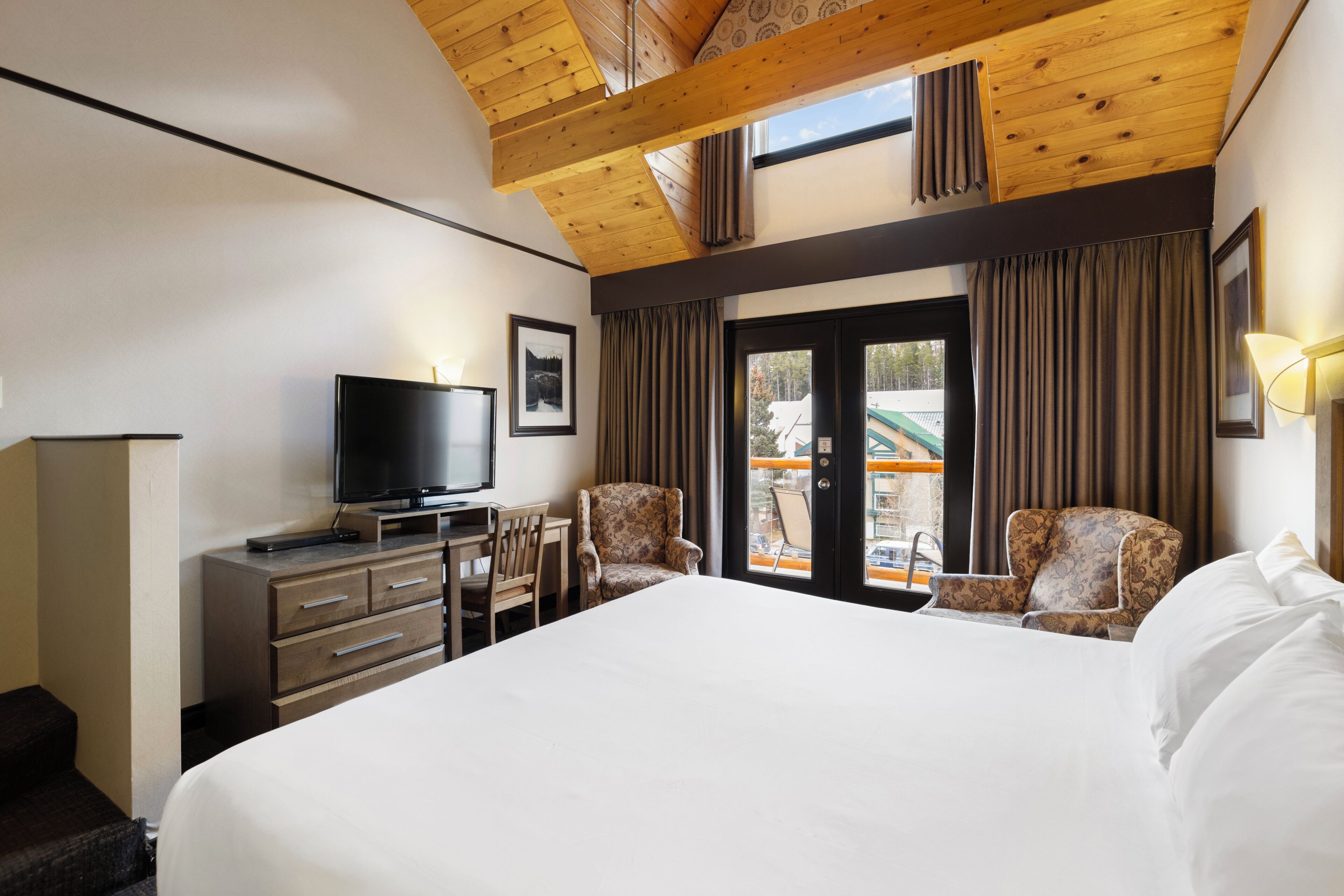 Loft Suite, King, 2 Twins | In-room safe, desk, blackout curtains, iron/ironing board