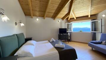 スーペリア スタジオ | 1 室のベッドルーム、高級寝具、ピロートップベッド、セーフティボックス (室内)