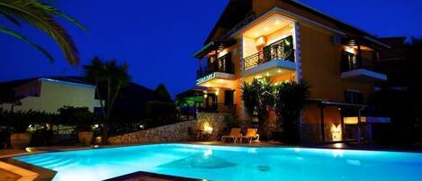 Outdoor pool, pool umbrellas