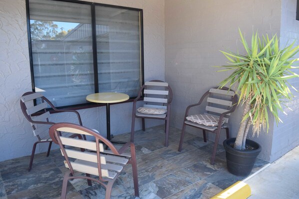 Small Family Room | Terrace/patio