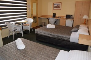 Twin Share Room | Desk, soundproofing, iron/ironing board, free WiFi