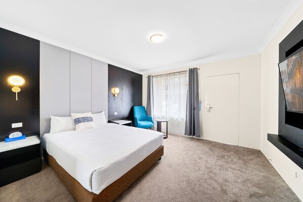 Deluxe Queen Room