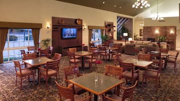 包含每日自助早餐