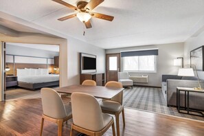 Down comforters, in-room safe, desk, laptop workspace - AmericInn by Wyndham Valley City - Conference Center (Valley City)