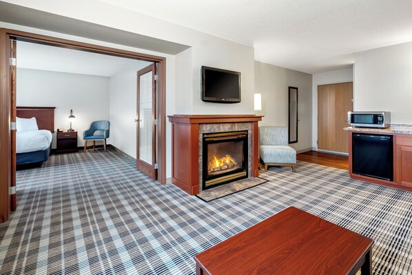 Suite superior, 1 cama King size, para no fumadores | Edredón, caja de seguridad en la habitación y escritorio 