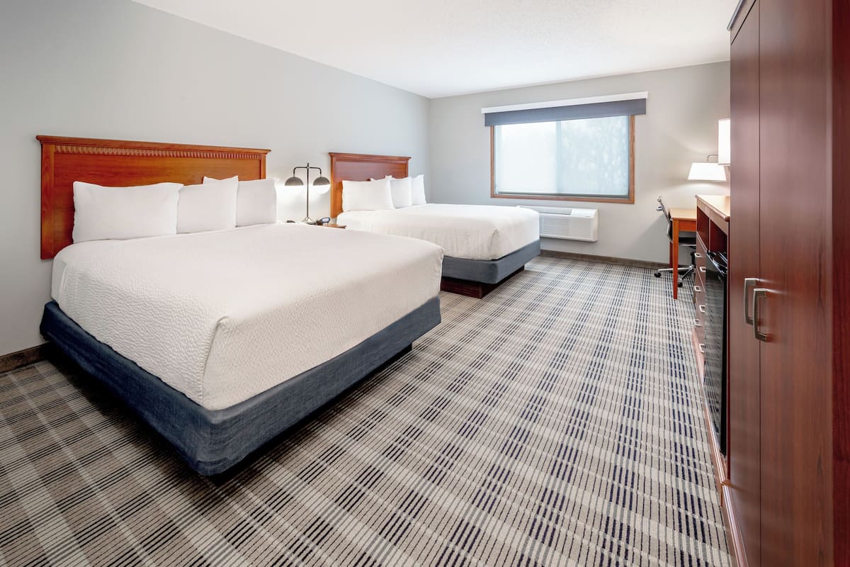 Down comforters, in-room safe, desk, laptop workspace