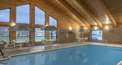 AmericInn by Wyndham Valley City - Conference Center