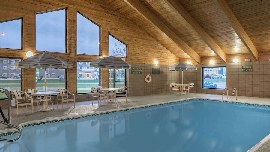 AmericInn by Wyndham Valley City - Conference Center