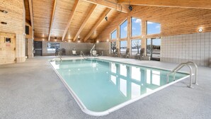 Innendørsbasseng