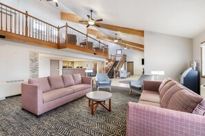 Lobby - AmericInn by Wyndham Valley City - Conference Center (Valley City)