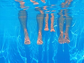 A clear view of a swimming pool with multiple lanes. - Mercure Newcastle (Newcastle West)