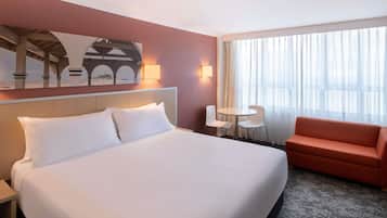 Camera Standard, 1 letto king | Una cassaforte in camera, postazione laptop, tende oscuranti