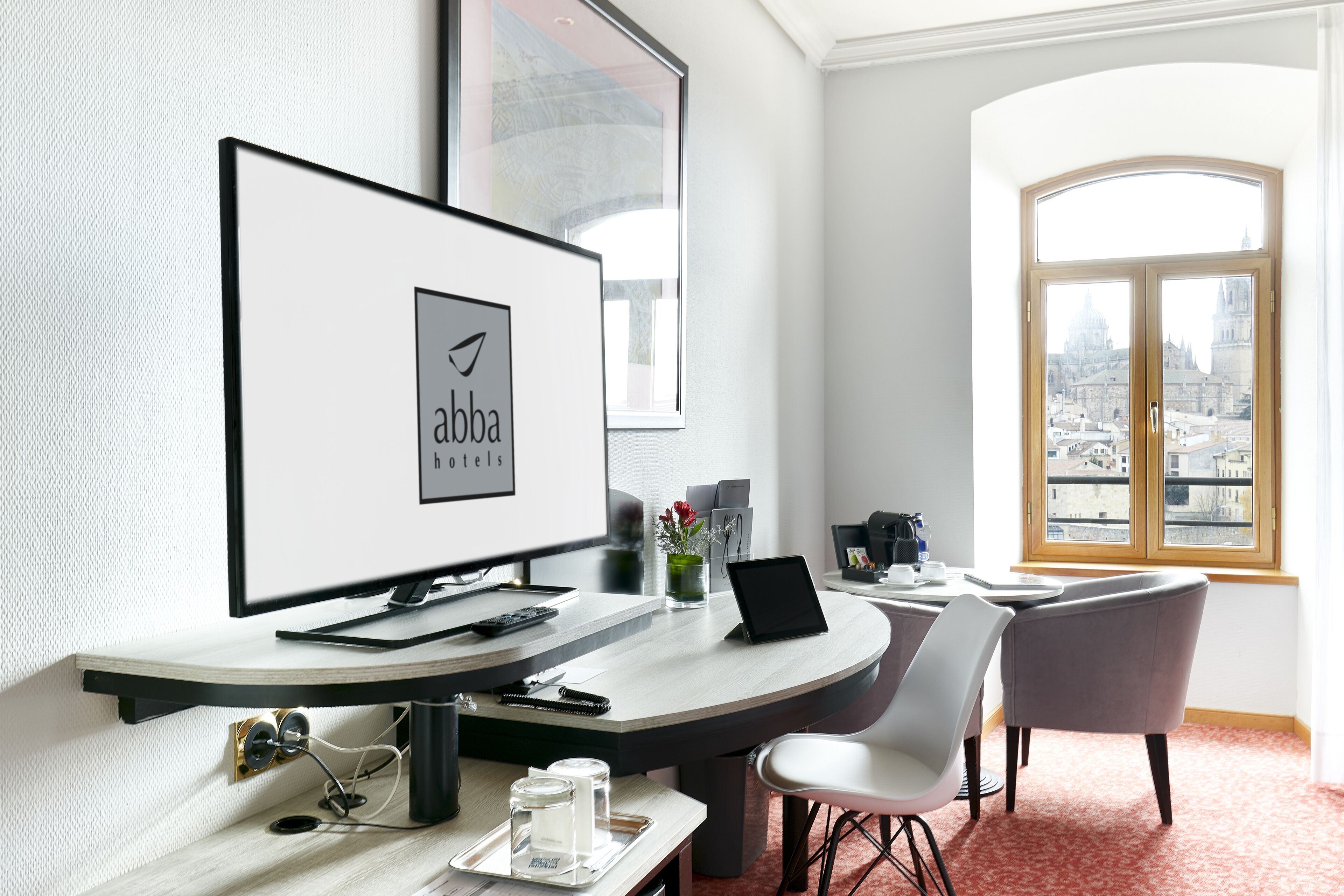 premium room | 1 bedroom, minibar, in-room safe, desk