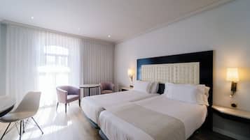 Habitación Premium (Single) | Minibar, caja fuerte, escritorio y espacio para trabajar con un portátil