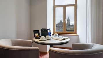 Premium-værelse | 1 soveværelse, minibar, pengeskab på værelset, skrivebord